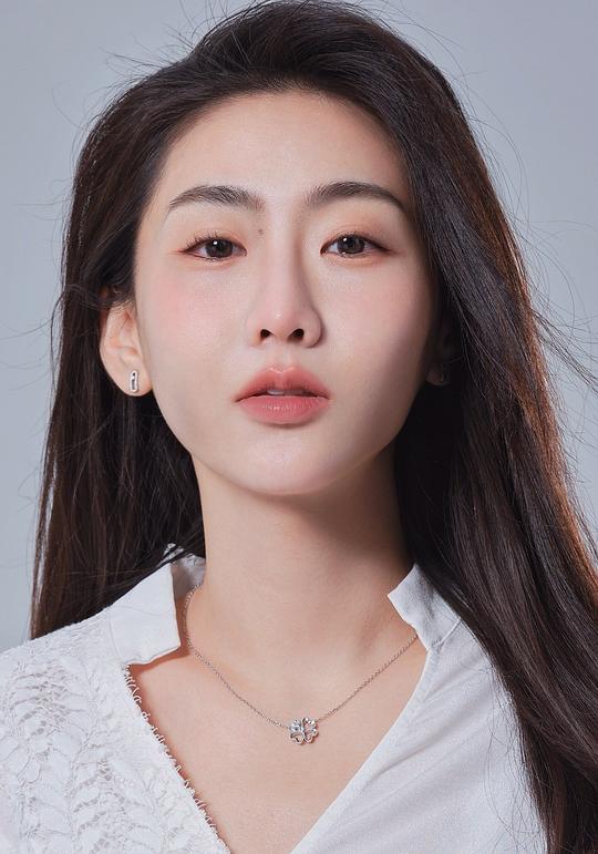 若榆 Yu Ruo照片