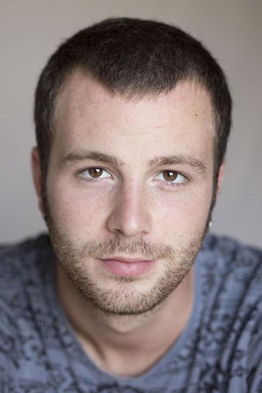 Adrian Grösser照片