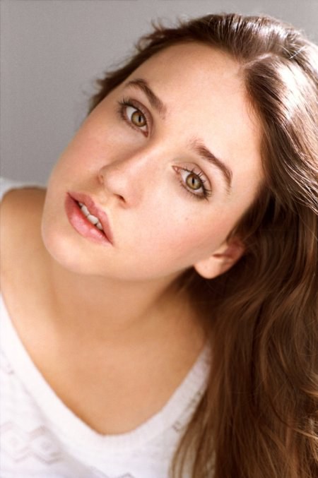 莎拉·萨瑟兰 Sarah Sutherland照片