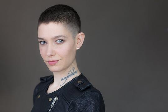 艾莎·凯特·狄龙 Asia Kate Dillon照片
