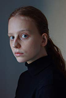 伊莎贝尔·古瑞 Isabelle Grill照片