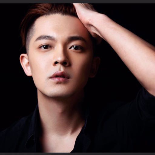 闫肃 Su Yan照片