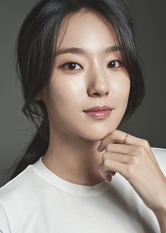李姃玟 Jung-min Lee照片