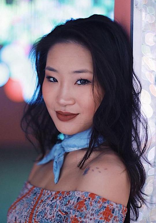 珍妮·爱丽丝·迈 Jeannie Elise Mai照片