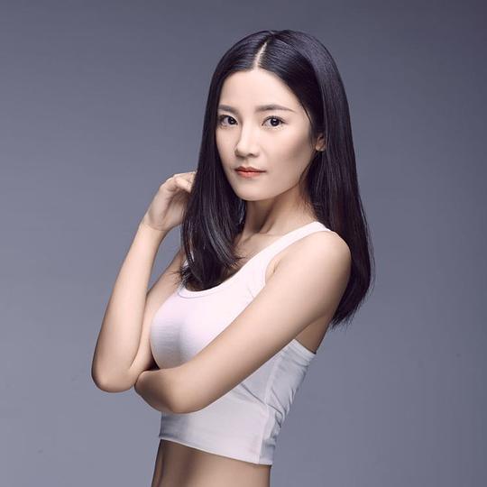 何佳颖 Jiaying He照片