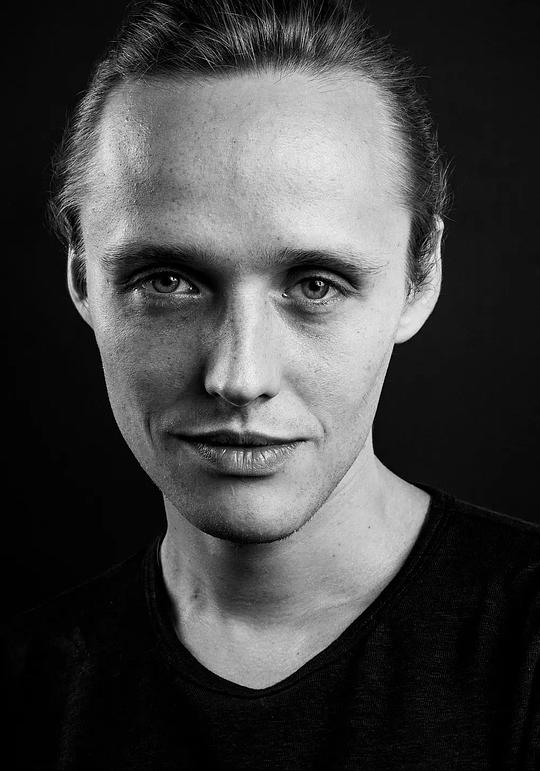 巴托斯·比莱尼亚 Bartosz Bielenia照片