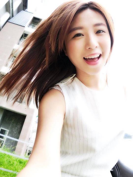 郑茵声 Alina Cheng照片