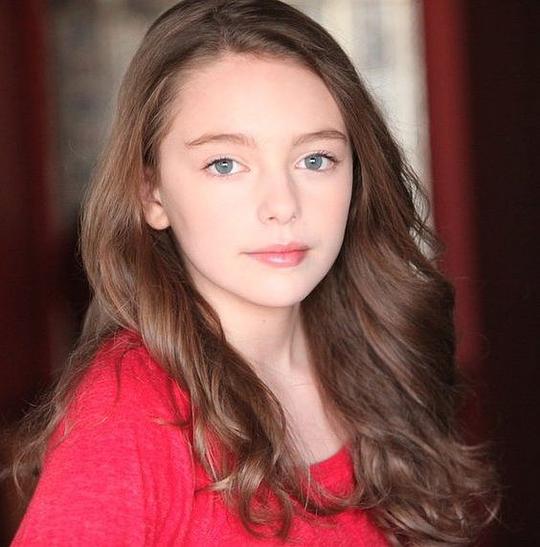 丹妮尔·罗丝·拉塞尔 Danielle Rose Russell照片