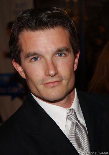 弗兰克·约翰·休斯 Frank John Hughes照片