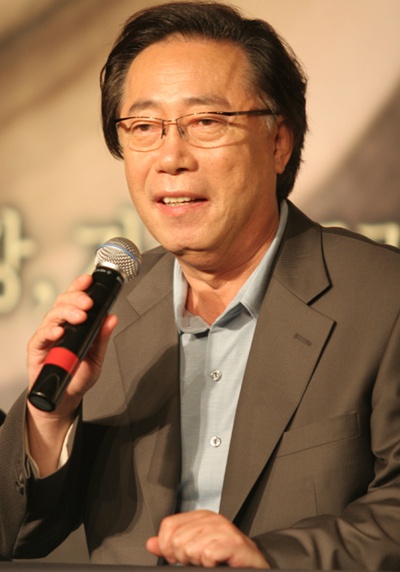 边希峰 Hie-bong Byeon照片