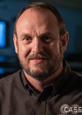 迈克尔·延纳 Michael Ienna照片