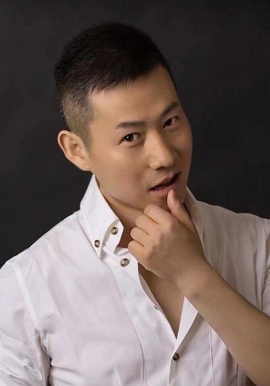 贺运乐 Yunle He照片