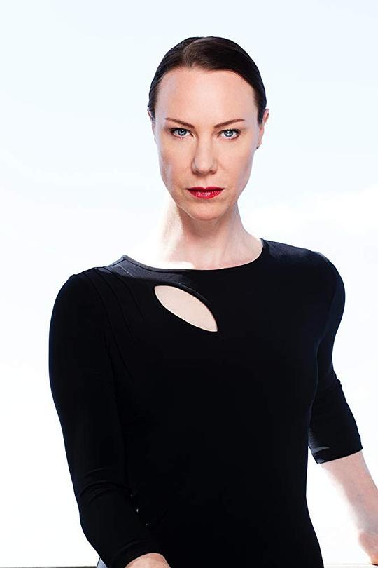 贝琳达·麦克洛里 Belinda McClory照片