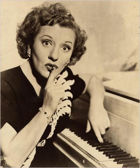 弗朗西丝·费伊 Frances Faye照片