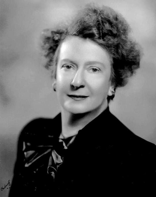 鲁斯·麦克德维特 Ruth McDevitt照片