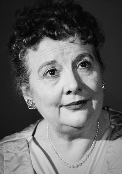 Madge Blake照片
