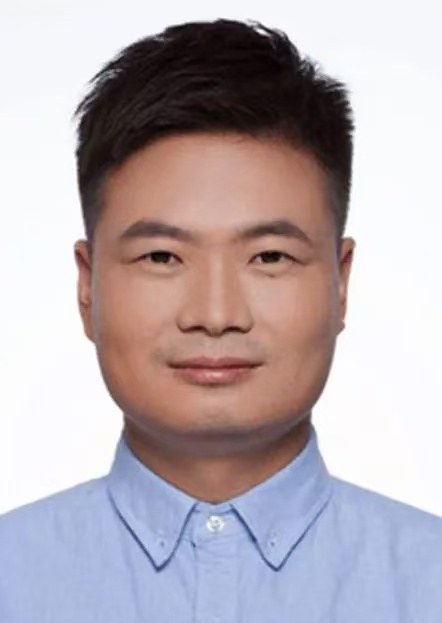 刘定照片