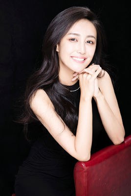 闫露娢 Luhan Yan照片