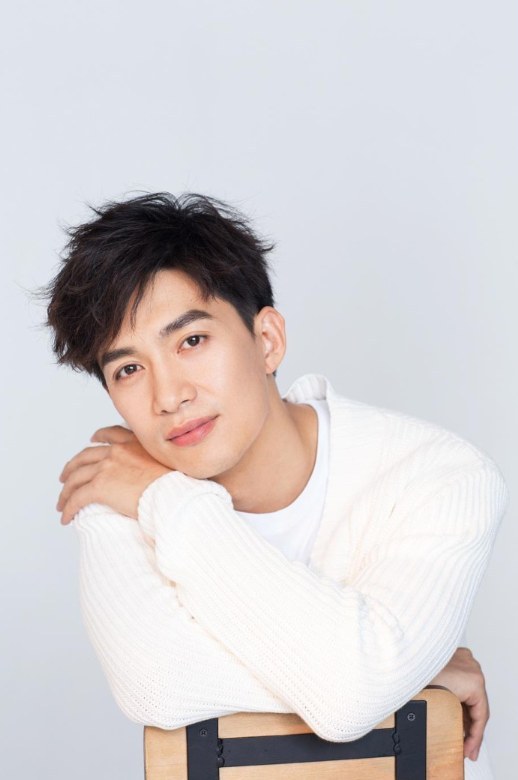 李智 Zhi Li照片