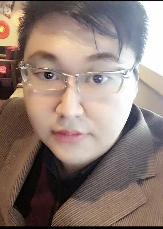 李佰书照片