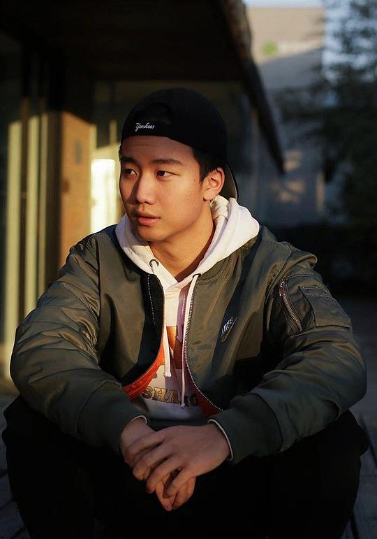 罗润霄 Runxiao Luo照片