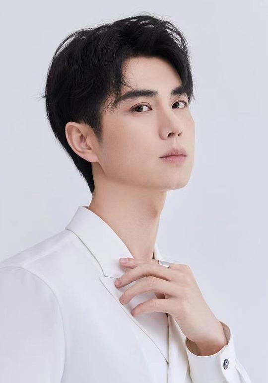 王彦鑫 Yanxin Wang照片