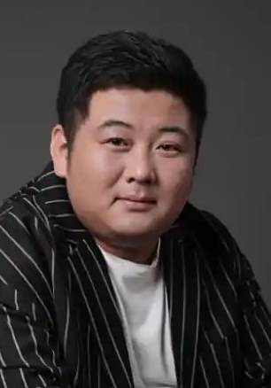 橙龙 Chenglong Liu照片