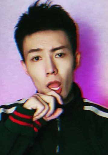 张冠宾照片