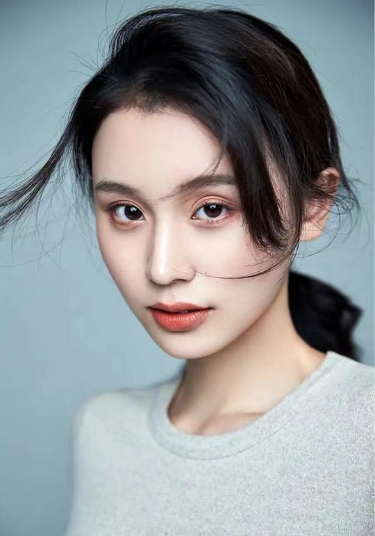 彭静娴照片