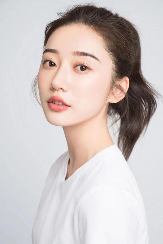 祁忆 Yi Qi照片