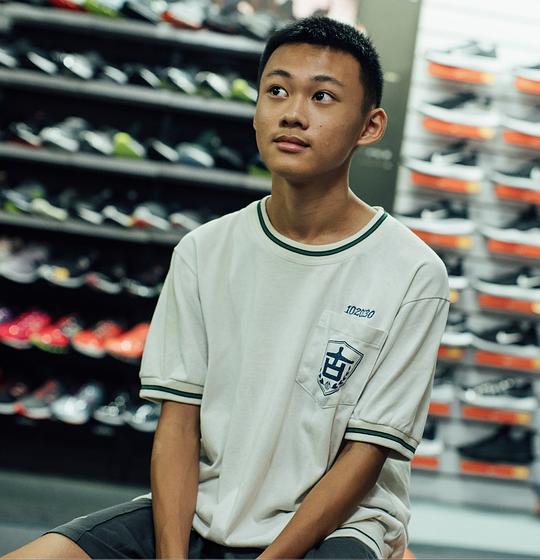 陈崇恩照片