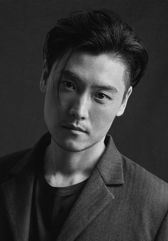 杨明逸 Mingyi Yang照片