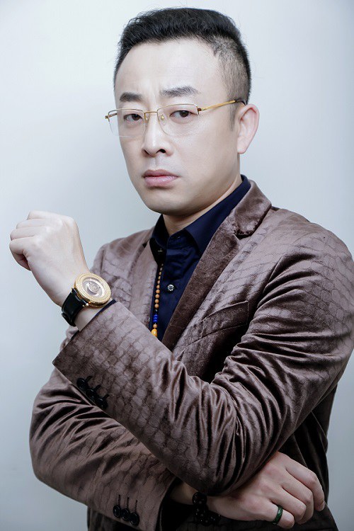 何军 Jun He照片