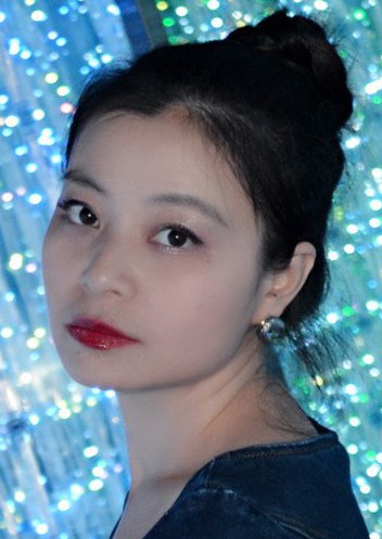 汤咏静照片