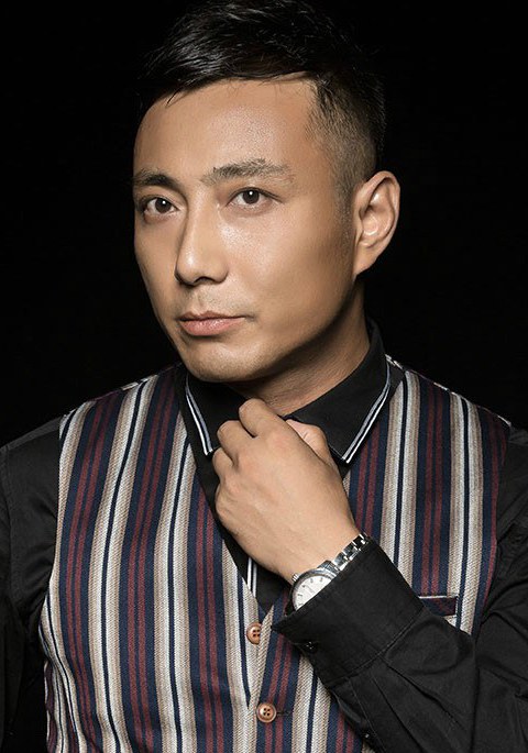 屈扬 Yang Qu照片