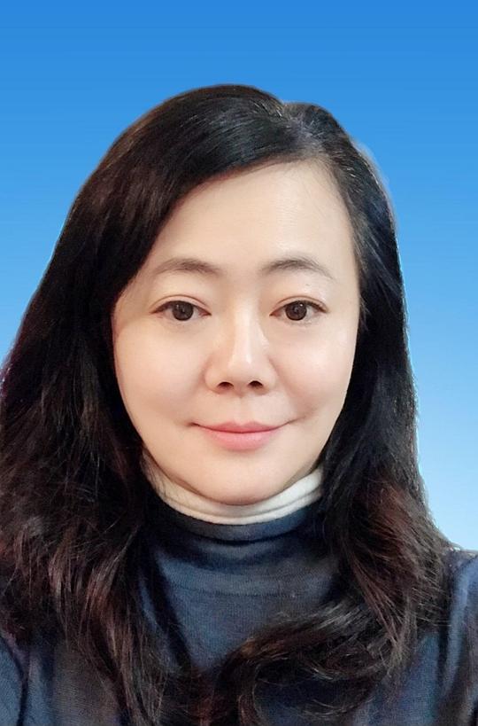 王臻照片