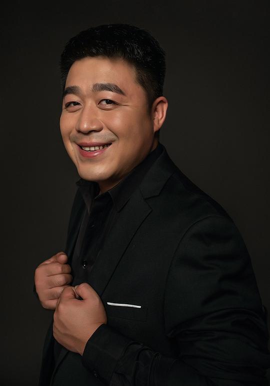 关东杰 Dongjie Guan照片