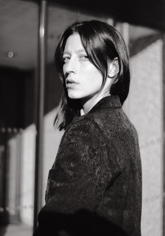 朱莉娅·舒内维奇 Julia Schunevitsch照片