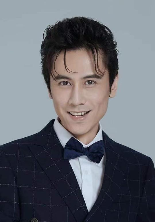 严昆 Yan Kun照片