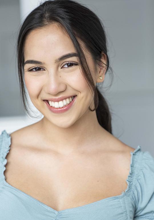 黑泽尔·华莱士 Hazel Wallace照片