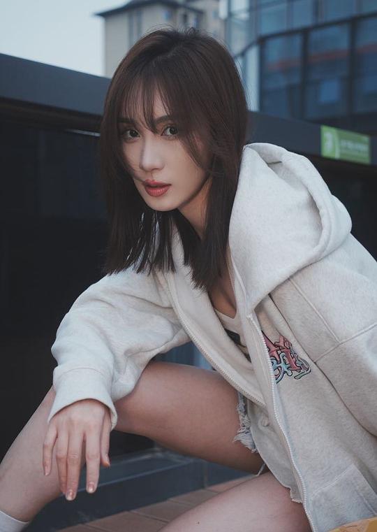 闫佳颖 Jiaying Yan照片