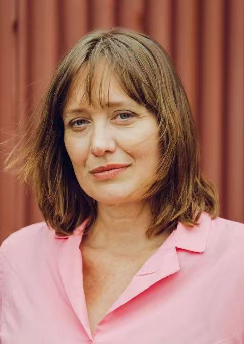 苏珊妮·瑞斯 Suzanne Raes照片