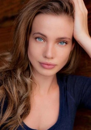 斯蒂芬妮·科内柳森 Stephanie Corneliussen照片