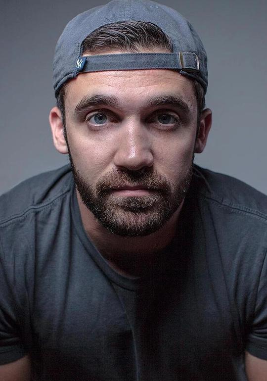 马特·达维拉 Matt D'Avella照片