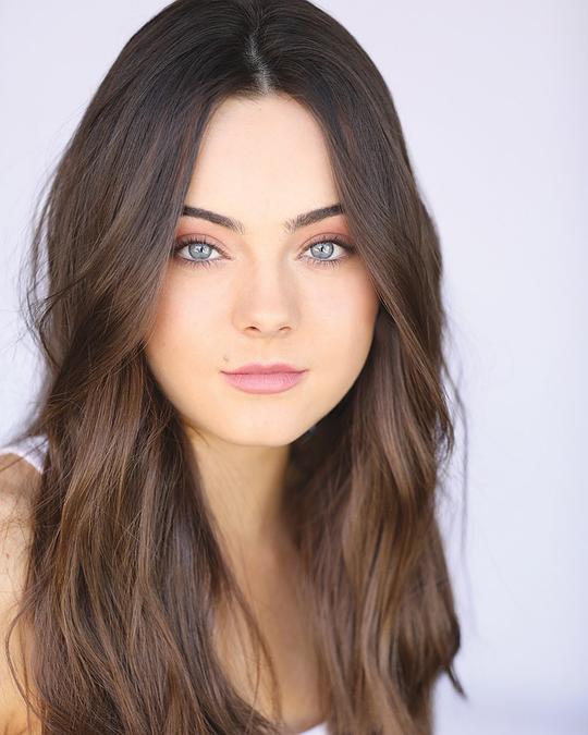艾娃·艾伦 Ava Allan照片