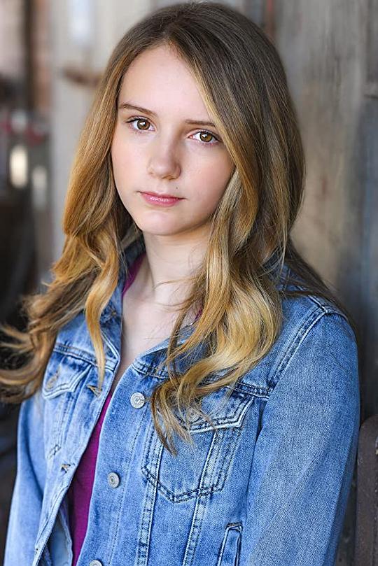 Andie Stanek照片