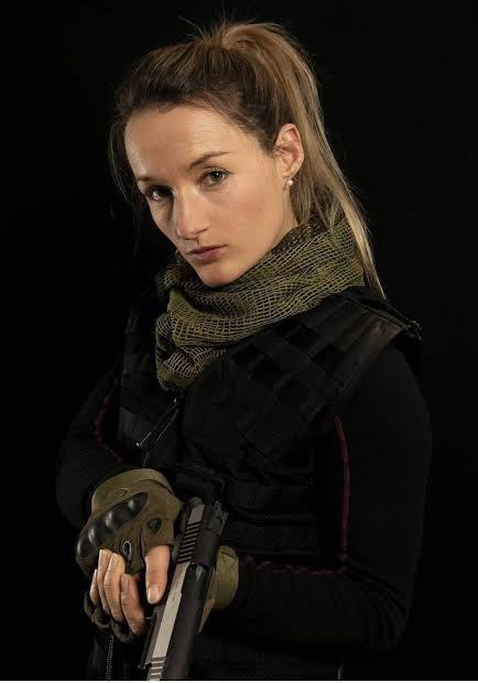 马里恩·莱瓦瓦瑟 Marion Levavasseur照片