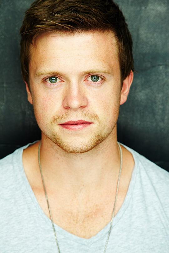 雨果·约翰斯通-伯特 Hugo Johnstone-Burt照片