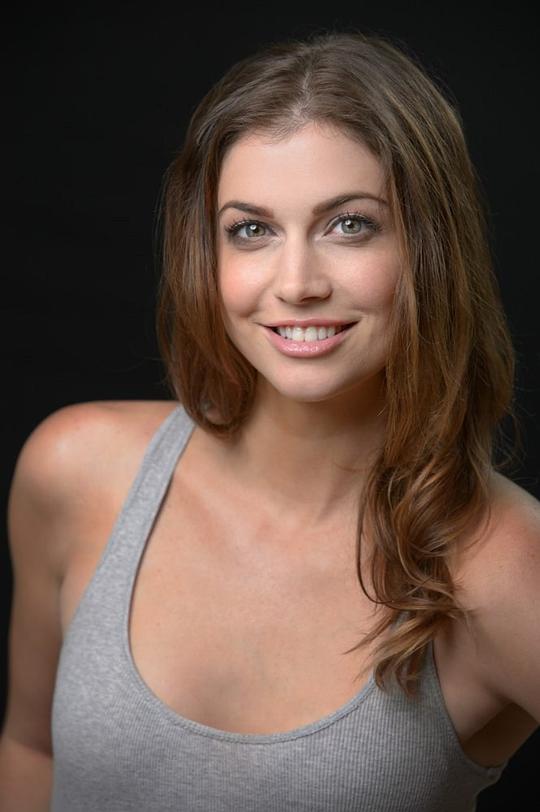 凯特琳·卡尔森 Katlyn Carlson照片