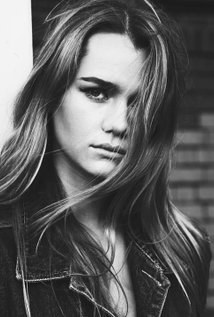 伊莫金·沃特豪斯 Imogen Waterhouse照片